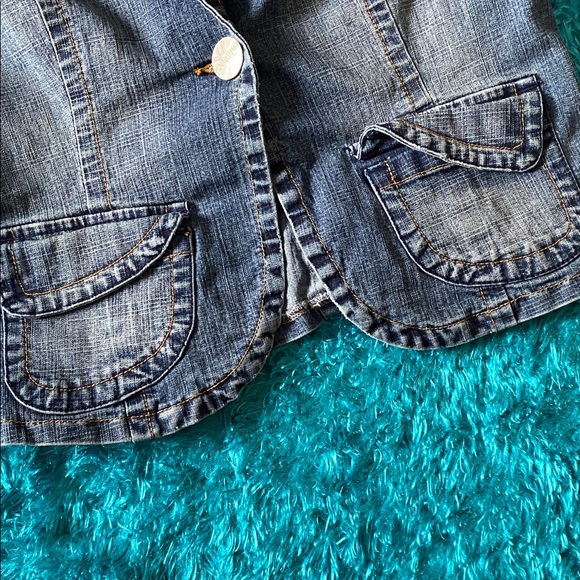 Retro Younique Classic Diagonal front Blue Jean / Denim Jacket - Picture 5 of 17